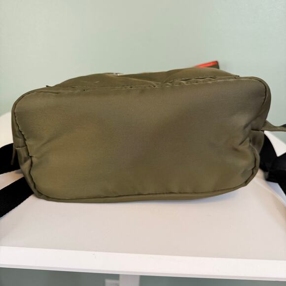 Jean Paul Gaultier Parfums Backpack Travel Weekend Bag Fold Over Top Green NWOT - Picture 4 of 7